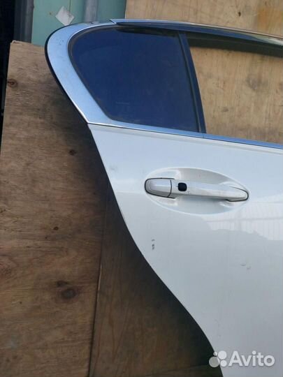 Дверь задняя правая Lexus GS 3 рест. URS190