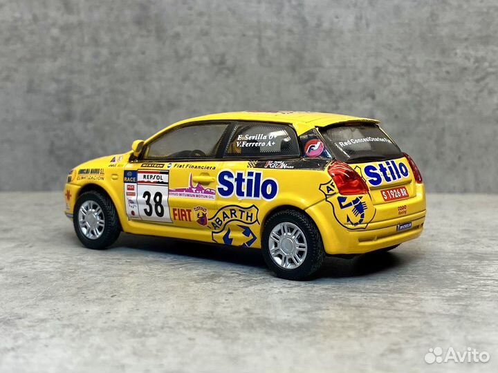 Коллекционная модель Fiat Stilo racer 1:43