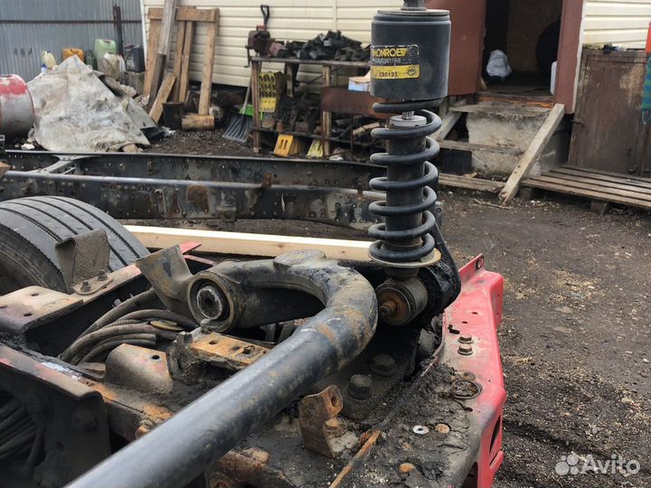 Стабилизатор кабины мерс Актрос