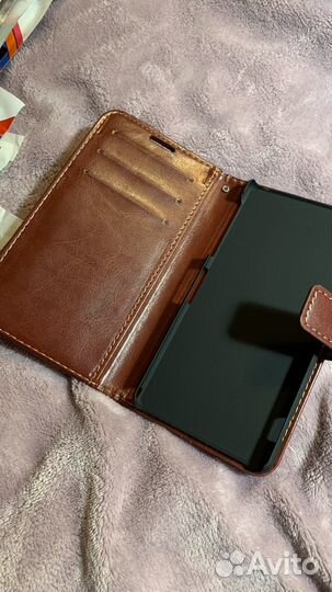 Чехлы на телефон