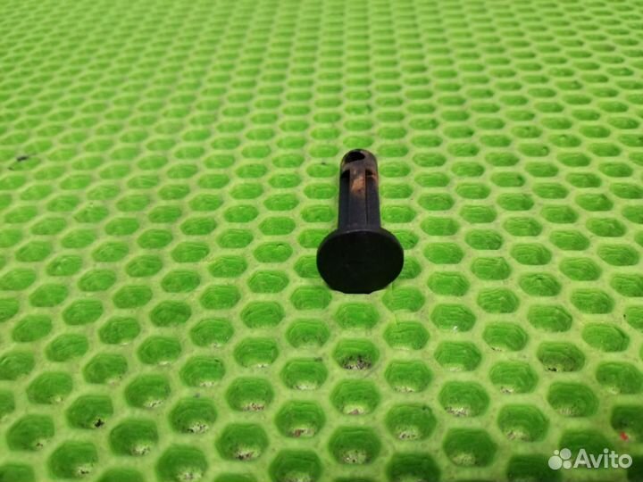 Крепление подножки на коляску Yoya