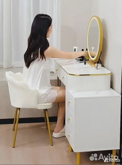 Туалетный столик. Консольный столик
