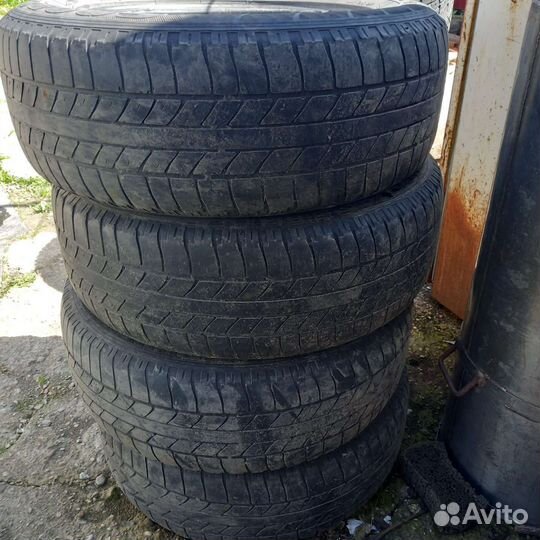 Goodyear Aquatred 235/65 R17 19B