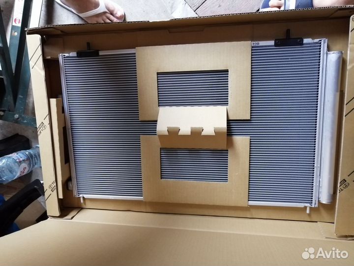 Радиатор кондиционера новый оригинал Toyota RAV 4