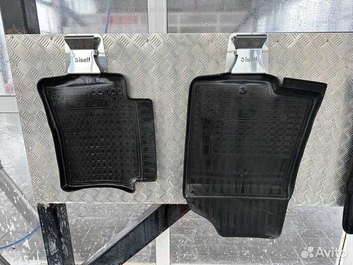 Оригинальные резиновые коврики kia rio 3