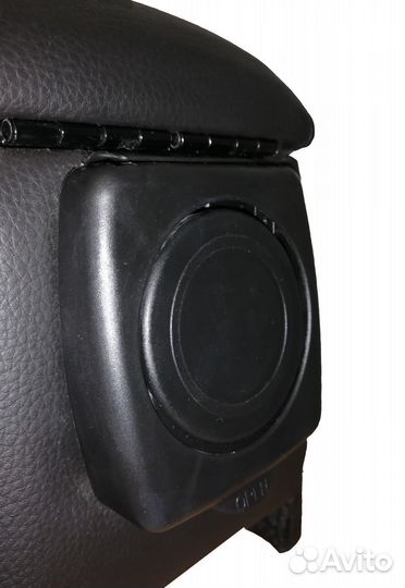 Подлокотник Ford Focus 1