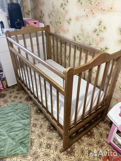 Детская кроватка качалка