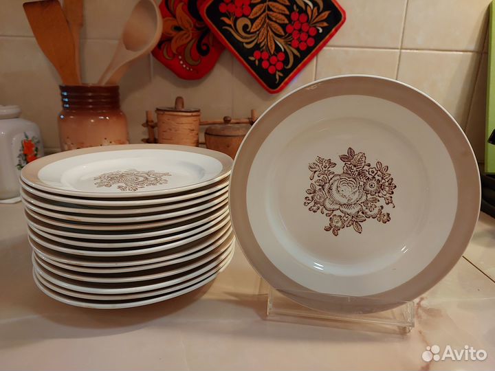 Тарелки СССР, доска для сыра, кувшин, кружки