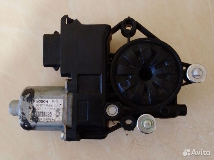 Моторчик стеклоподьемника Solaris