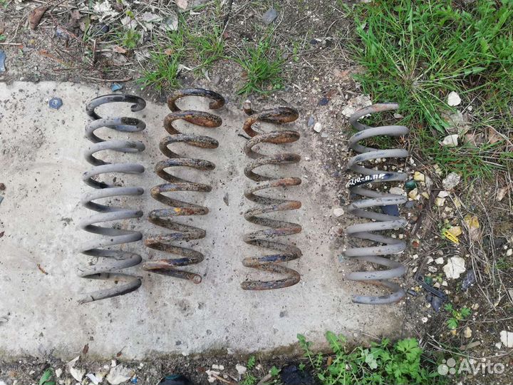 Пружина Мерседес W210