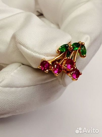 Серьги с синтетическим камнем Золото