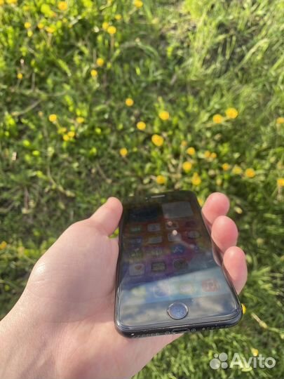 iPhone SE (2020), 64 ГБ