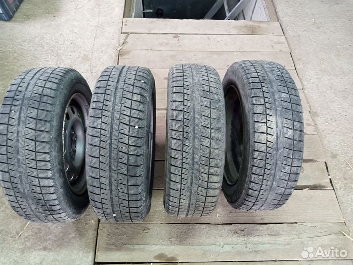 Bridgestone Blizzak Revo GZ 17.5/65 R14