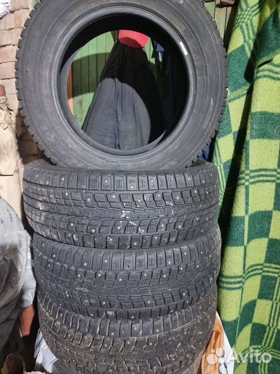 Dunlop SP Winter Ice 02 215/60 R16