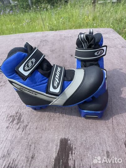 Лыжные ботинки