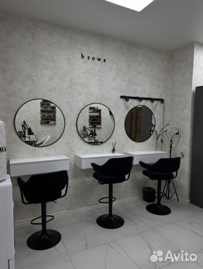 Место бровиста/визажиста