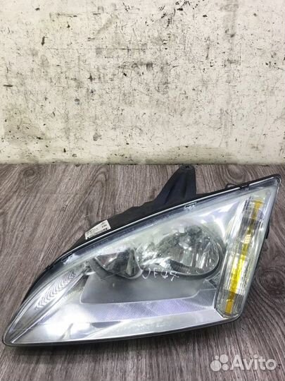 Фара передняя левая Ford Focus 2 хетчбэк 5-ти дв