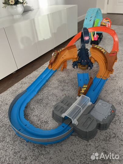 Трек Hot Wheels Monster Truck Scorpion