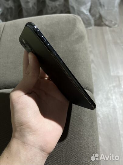 Телефон iPhone 11 pro 64 gb