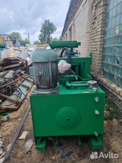 Пресс гидравлический для макулатуры, вторсырья