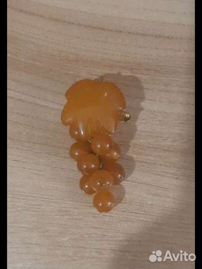 Брошь янтарная винтаж СССР