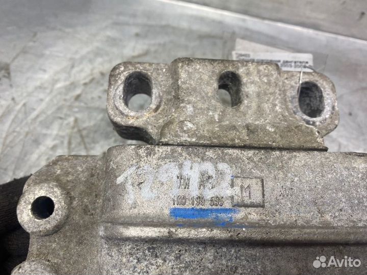 Опора двигателя левая Volkswagen Golf V 2003-2009