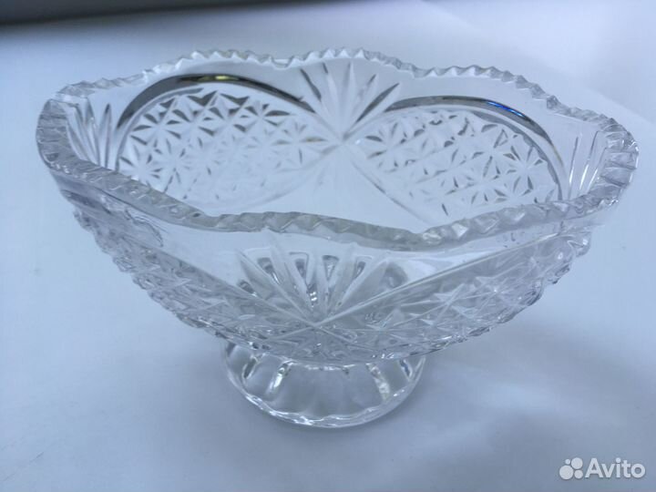 Ваза хрустальная