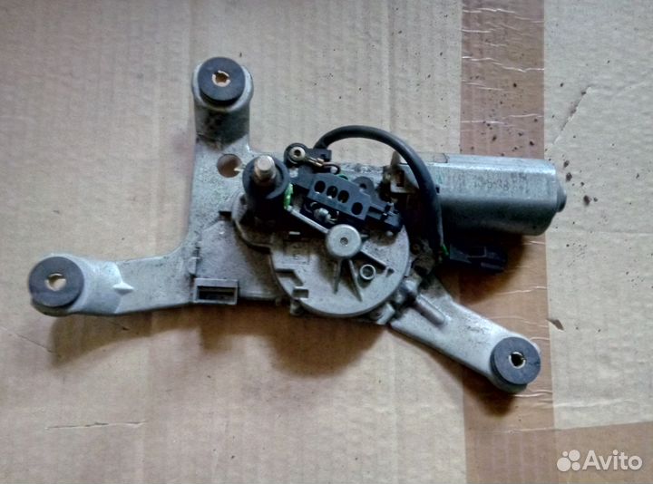 Моторчик дворников задний Mitsubishi Carisma 95-99