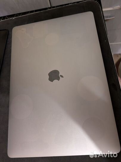 Macbook pro 16 2019 16gb/i7