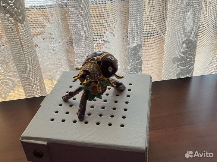 Статуэтка божья коровка. Сваровски