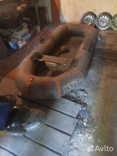 Лодка надувная резиновая весельная