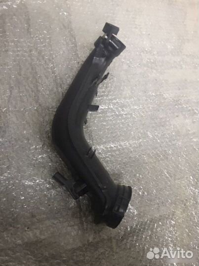 Патрубок турбины Volkswagen Jetta 6