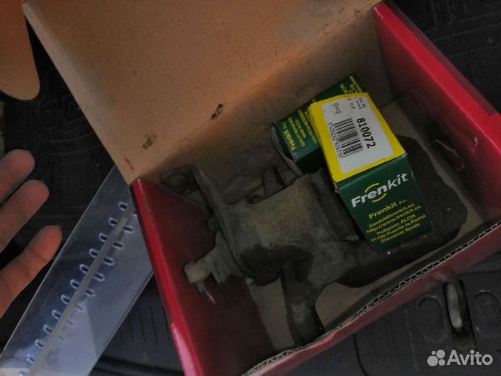 Супорт и скоба Круз универсал 2013 год задний