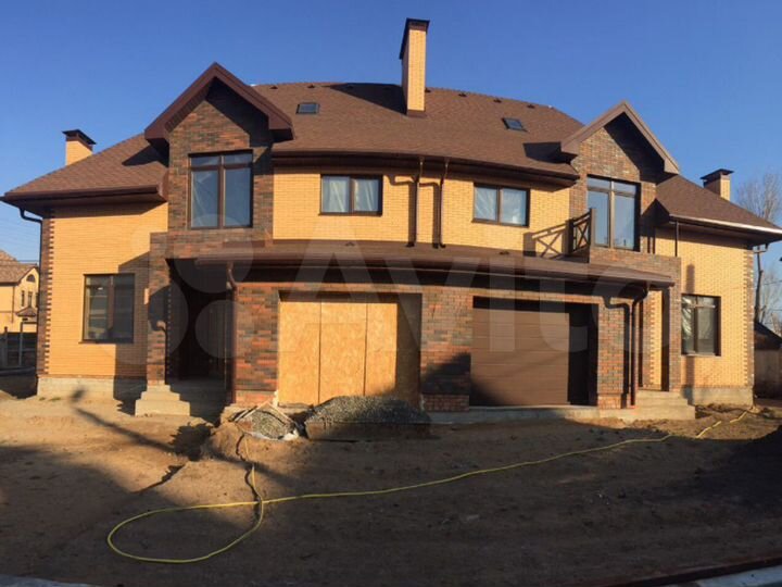 Коттедж 205 м² на участке 4 сот.