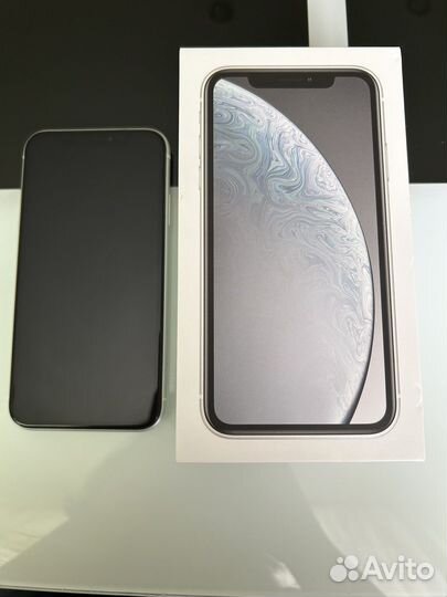 iPhone XR 64gb white