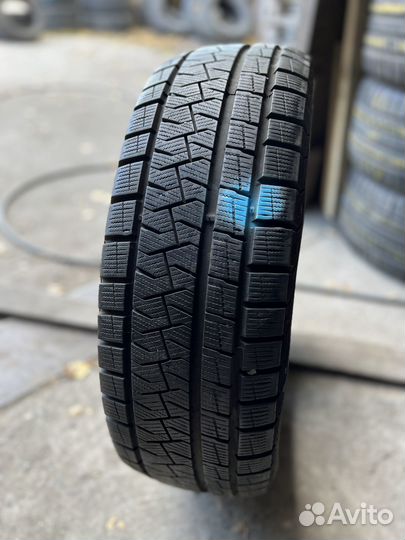 Pirelli Ice Asimmetrico 215/60 R16