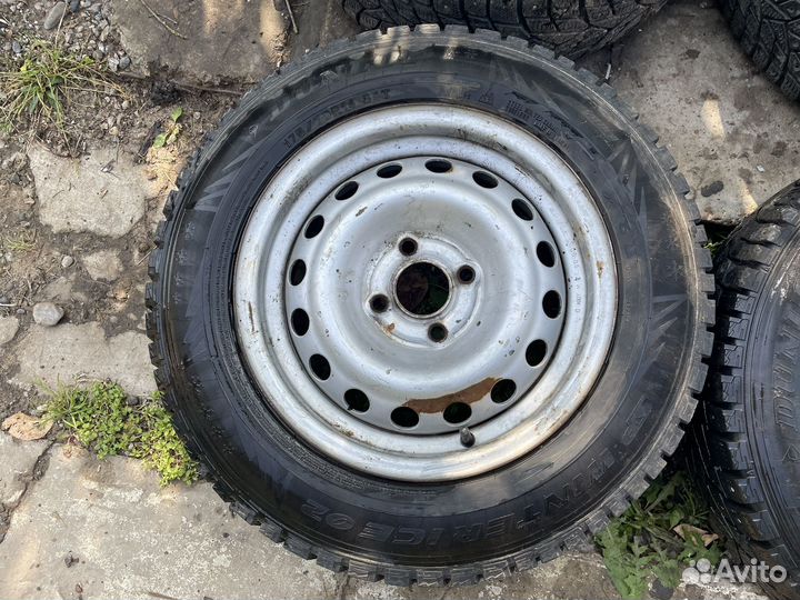 R14 Dunlop SP Winter Ice 02 175/70, PCD 4x100 DIA 57.1