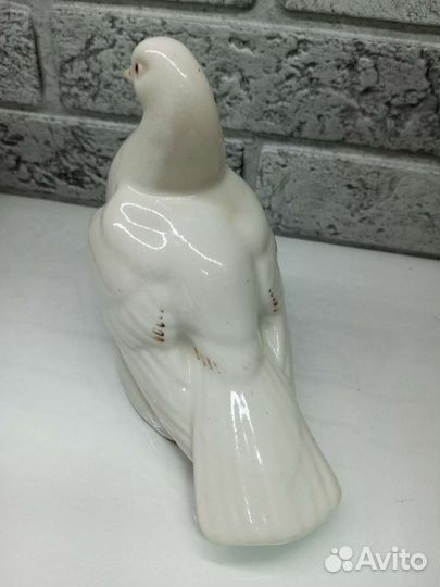 Фарфоровая статуэтка голубь гжель СССР