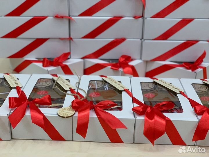 Стикеровщик конфет сидя с питанием и проживанием