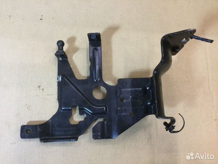 Кронштейн топливного фильтра Ford Focus 2