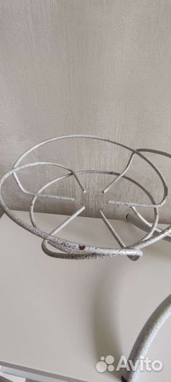 Подставка для цветов металлическая