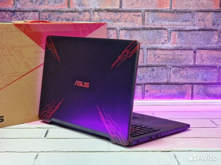 Ноутбук Asus Core i5 16Gb SSD + 1Tb GTX1050 15.6