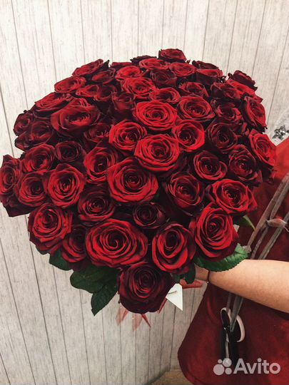 Бесплатная доставка, цветы, букет 51 роза и 101