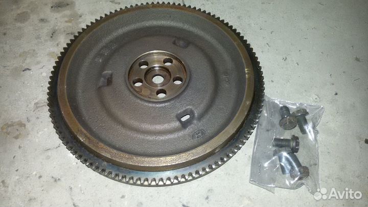 Маховик Хендай элантра XD-HD 1.6,матрикс 1.6-1.8