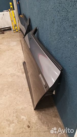 Дверь Nissan GTR R-35