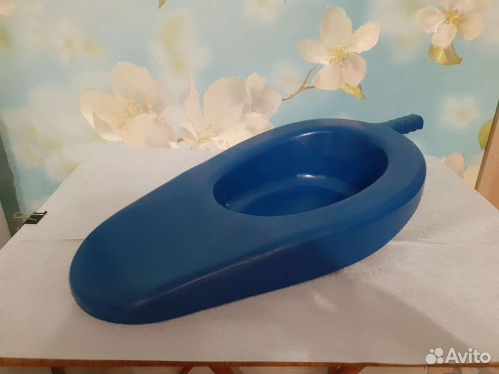 Судно б/у медицинское пластмассовое