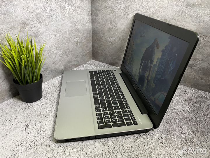 Игровой ноутбук Asus 2 видеокарты/SSD/8 gb