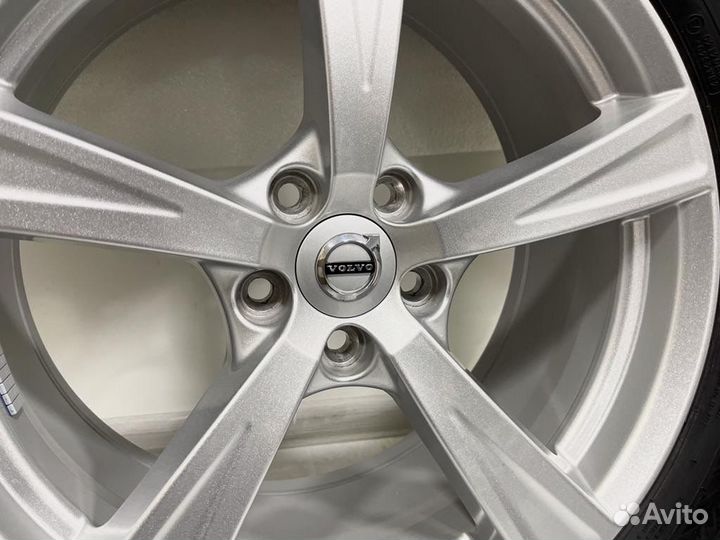 Volvo XC90, Nokian Hakkapeliitta 10p 235/60 R18