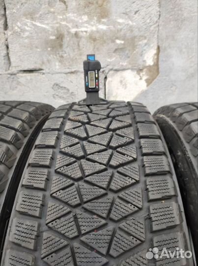 Bridgestone Blizzak DM-V2 235/65 R18