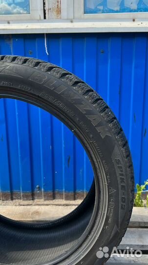Bridgestone Blizzak Spike-02 235/45 R18 98